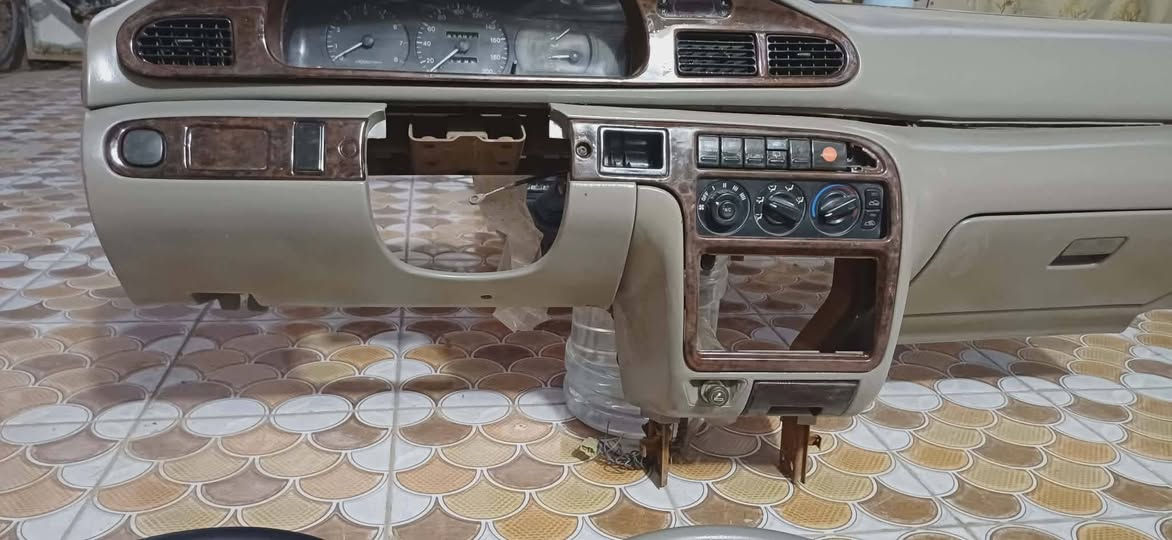 السلام عليكم دشابيل سيفيا 94. و 95 هنه وبطاينهن والدركه نظيفات جدا اليحتاج يتصل *********** أو ***********
