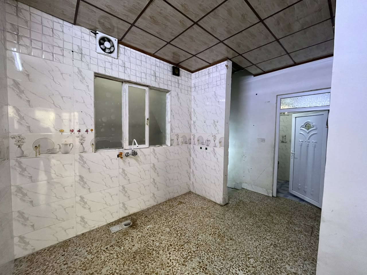 سعر الايجار١٧٥
شقه للايجار في منطقة زيونة سومر طابق ثاني 
تحتوي على غرفتين نوم هول  حمامات مطبخ

للاستفسار والطلب اتصل على الارقام التالية 
***********.  ***********
