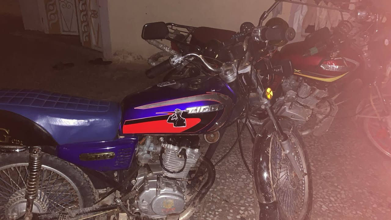 السلام عليكم دراجه تايكر للبيع٢٠٢١ مبدل بستم مال شركه وانطيك بي شرط نشاط ورزانه فول ومكفول ملاحضه الصالنصه مو هاي بدلته ب كاتم شلعه لاتسولفلي سعر٤٥٠ وبي مجال شي قليل مو شراي لاتعبني ولا تعبك مكاني بيجي***********
