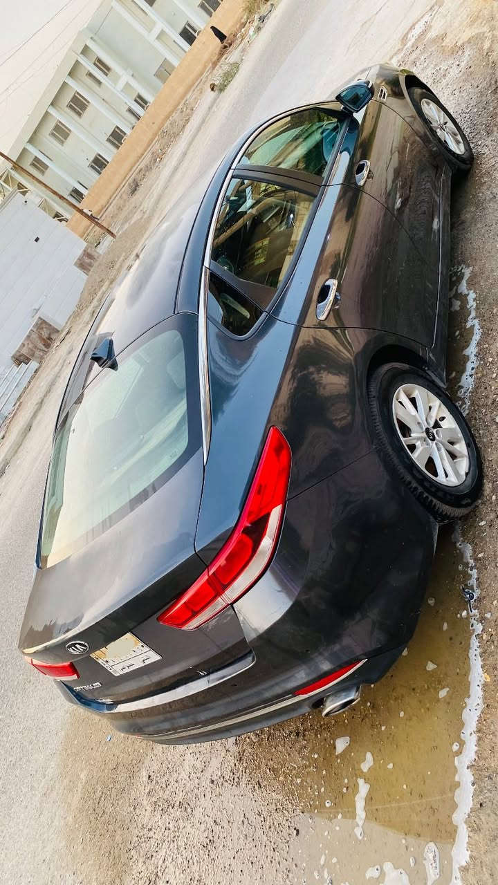 السلام عليكم
اوبتيما ١٦ امريكي ماشيه ١٠٠ ميل 

مكفوله من التبديل بيها صبغ و تصليح جاملغ امامي الايمن فقط بدون دواخل مكينه كير كفالة حجم ٢.٤  

منضومة تبريد جديده حداديه + تخم تاير جدد قبل شهرين مبدلات 

كامره بلاديه دواره وي الاستيرن حساسات بلاديه بيها ٣ انضمة قيادة 

اشاير بالمري + الايت العالي زنون ابيض

السيارة كلشي ماناقصها 

ببها جراد قليل بالقمارة + البنيد + تصليح بسيط في الشاصي الخلفي الايمن

و عندك السونار موجود بالمنشور + حادثها هم موجود بالمنشور 

واتساب 📞 ***********

السعر 105$ بيع مستعجل
