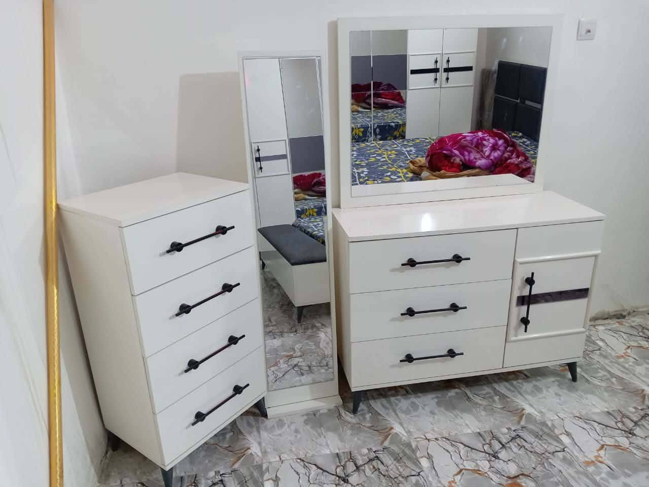 غرفه تركيه للبيع سعر خاص مع صوره عنوان بغداد  مدينه الصدر


**إذا كنت صاحب هذا الإعلان وتريد حذفه لأي سبب، رجاءا أرسل رسالة إلى الدعم الفني**