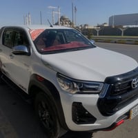 🚗 للبيع: تويوتا هايلوكس SR5 - محرك V6 موديل 23 • النوع: تويوتا هايلوكس...