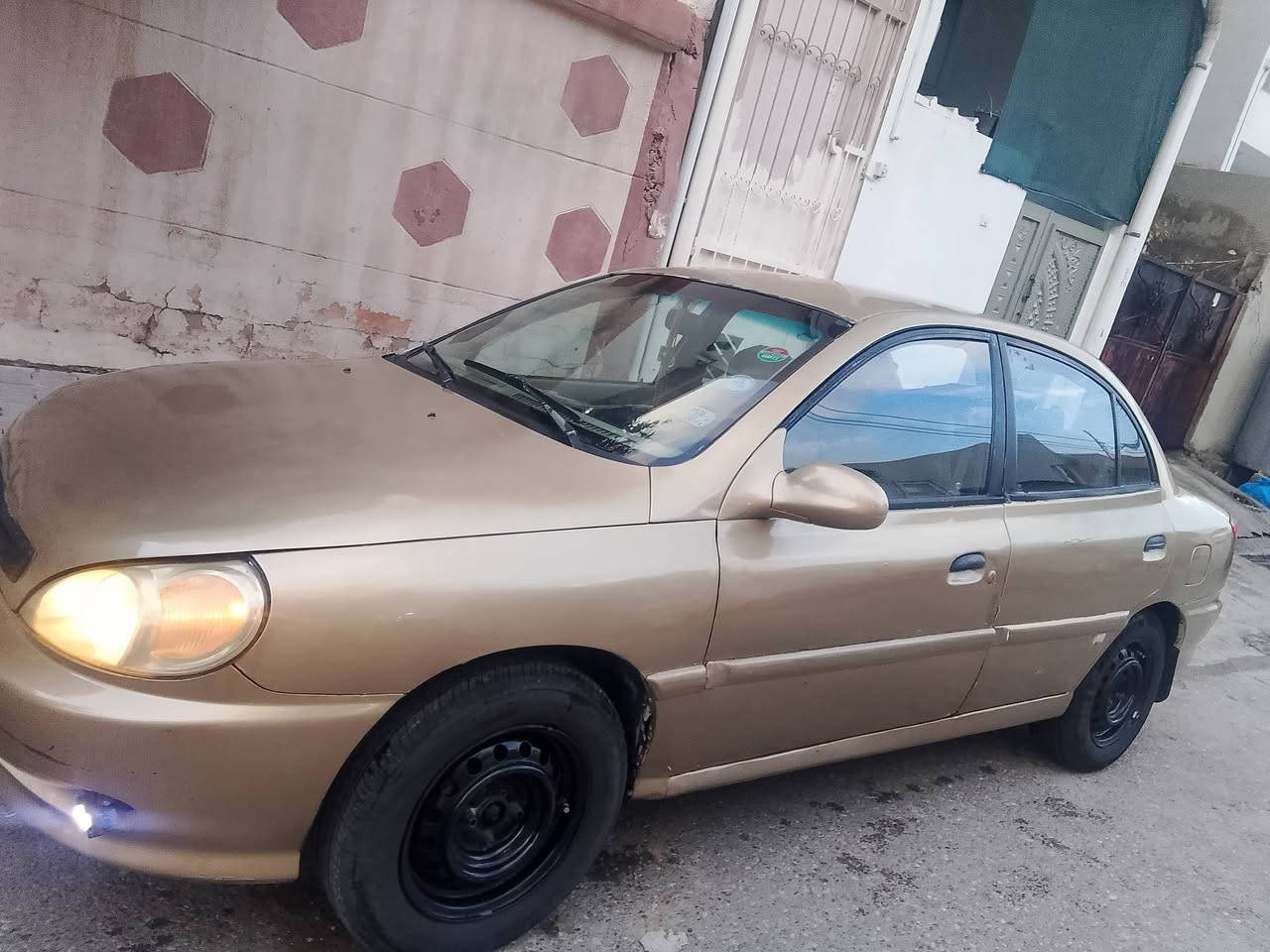 كيا ريو 2000
سنويه لحد 2027
صبغ عام 
بطاقه بنزين موجود
سياره كامل مابي اي نقص 
كير عادي 
صدر جديد 
تيرات جديد 
ويل ٤جديد 
تبريد شغال شرط ثلج 
وكاله بسمي رقم سليمانيه
مكينه بي خط بخار خفيف 
عنوان كركوك ***********
سعر 40$ بي مجال
