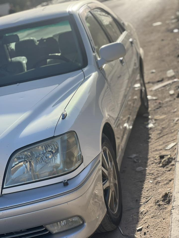 سلام عليكم متاح ملكه 
كرستال اصل 
3دكم
اربع كشنات كهرباء
تحويرته فوك جوه نجف
مدفوع كمرك وضريبه
مكينه ديفور الجبير 
السياره كفاله عامه
مكان نجف
رقم ***********
السعر 110وبيه مجال
