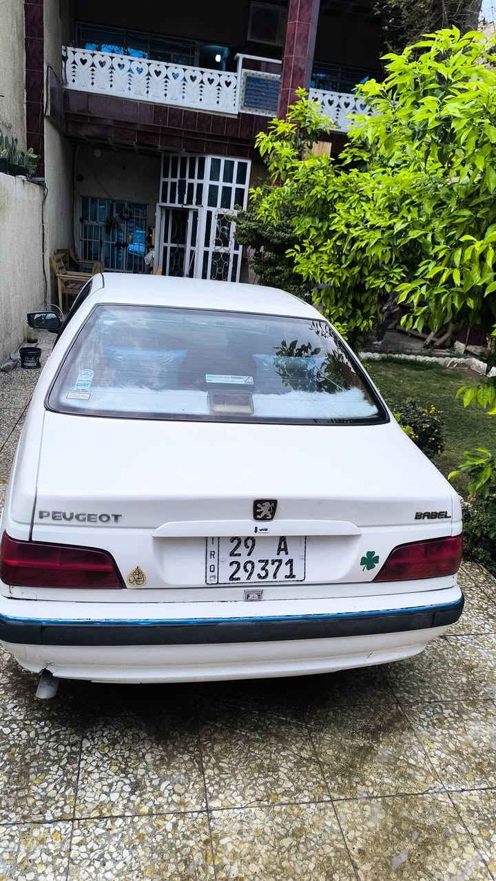 السلام عليكم
بيجو بارص 2015 خصوصي واسط رقم دولي 
كير و مكينة مكفولات
فقط ضربة بأسفل الباب الخلفي موضحه بالصور 
و بيها تكحيلات بسيطة
تبريد ثلج وي السويچ 
صدر امامي خلفي جديد 
تخم تاير + سبير جديد 
كهربائيات كلها شغالة 
مكاني بغداد معروضه ب49 و شرط التحويل
***********
