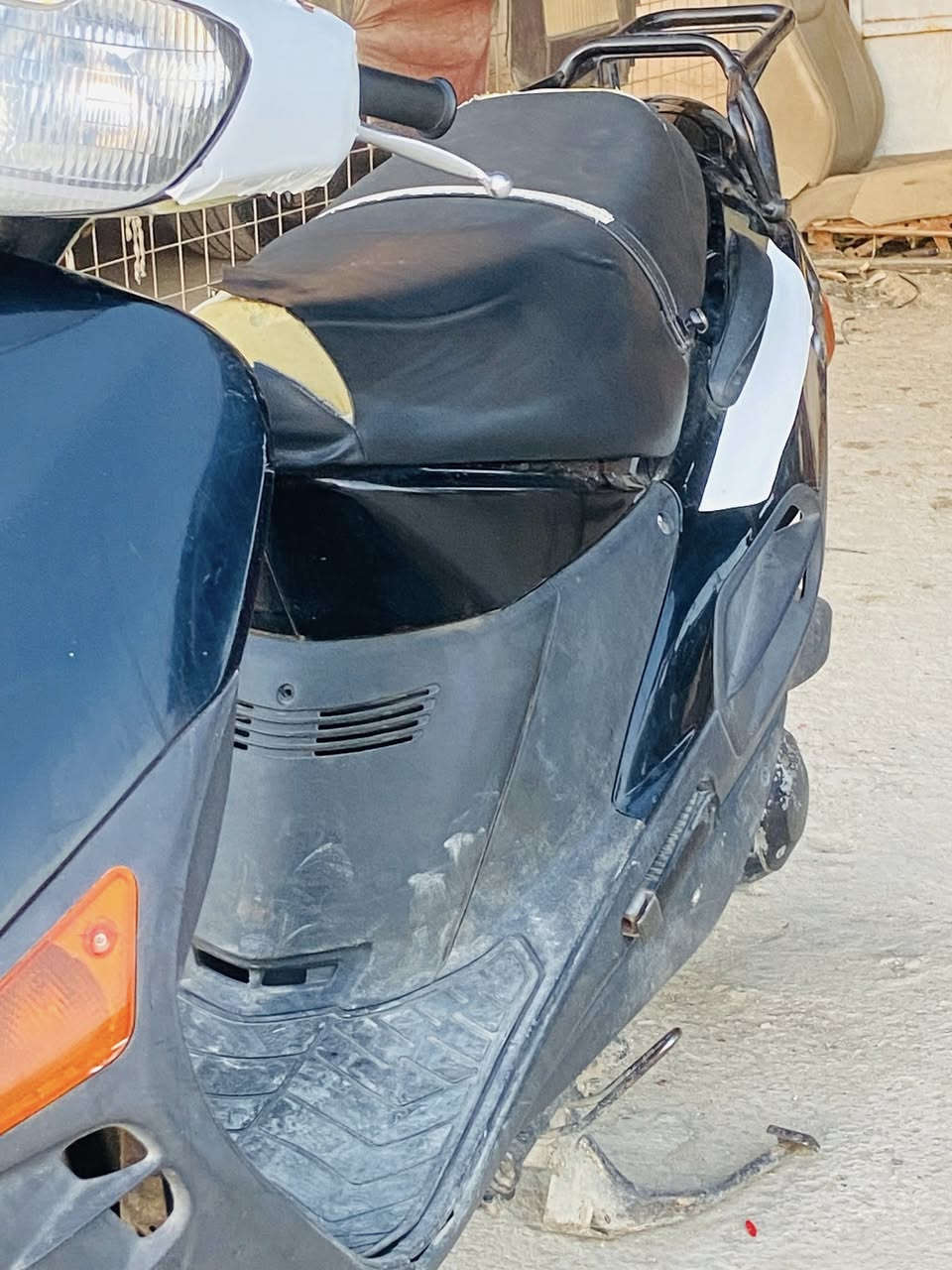 سلام عليكم دراجه ساسوكي 100صاله شهر من نزلت من الحاويه دراجه نضيفه تراجه سهرها ٩٥٠وبيه مجال هواي مكاني قرنه النهيرات رقمي /***********والشراي يراسلني وخادم
