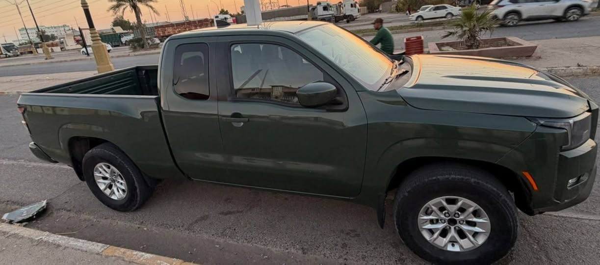 السلام عليكم  نيسان فونتير للبيع موديل 2024 مواصفات sv 4X4 ماشيه 12 الف الضرر جاملغ امامي ونصف البنيد صبغ وبارد في البدي السعر 128بيه مجال قليل  السياره منفيس تترقم جميع المحافضات مكان السياره سامراء  ***********
