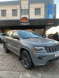 جراند شيروكي • V6 ٣٫٦ • ٨٤٠٠٠ ميل