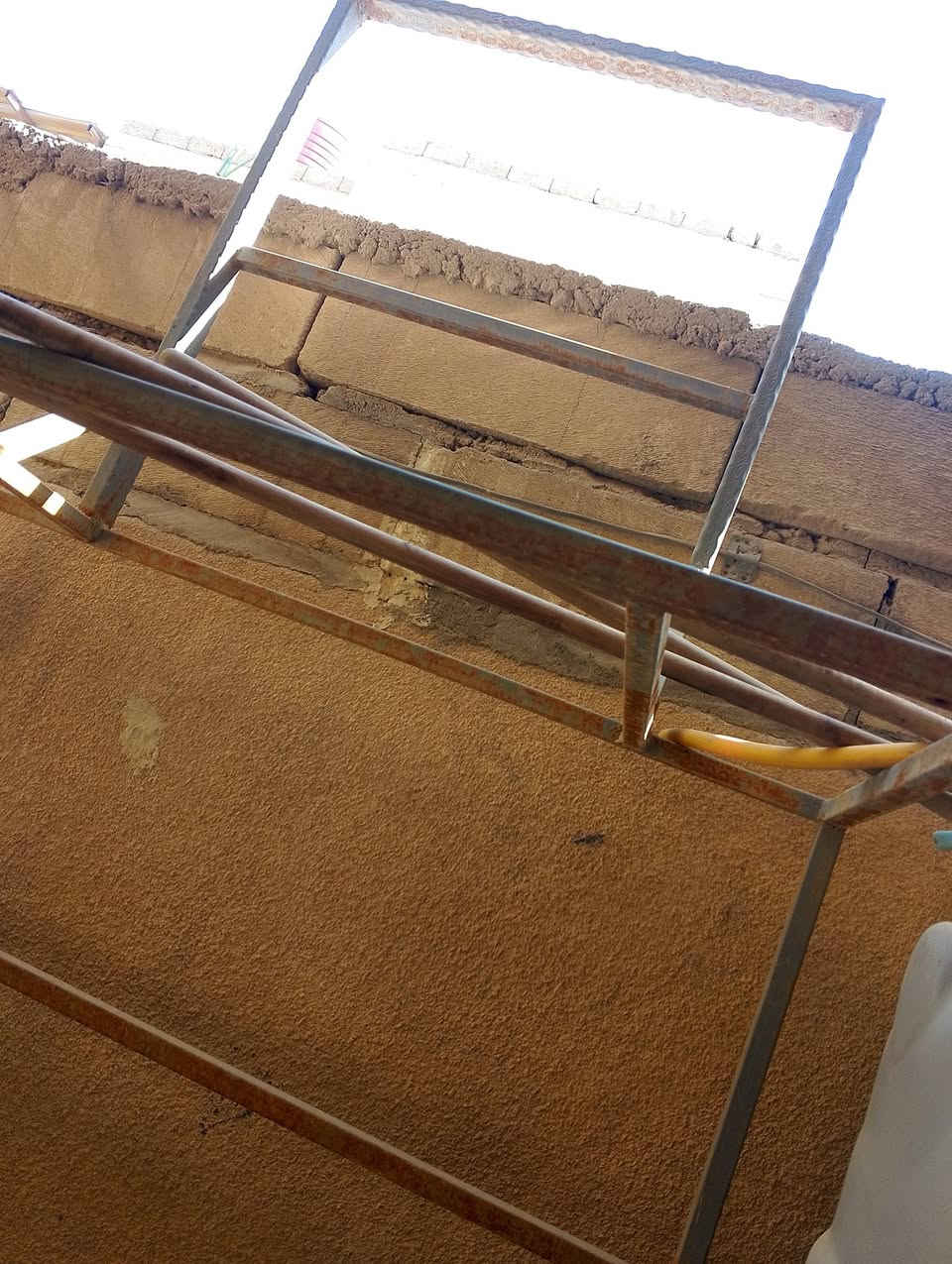 السلام عليكم سقيفة مال ستوتة للبيع نضيفة السعر 100 وبية مجال رقم الهاتف *********** واتساب
