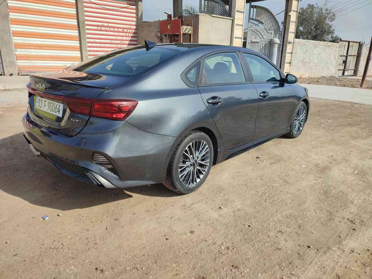 سلام عليكم فورتي موديل 2023للبيع جيتي لاين حادث مبدل جوملغ و باب اصليات رقم الهاتف ***********
