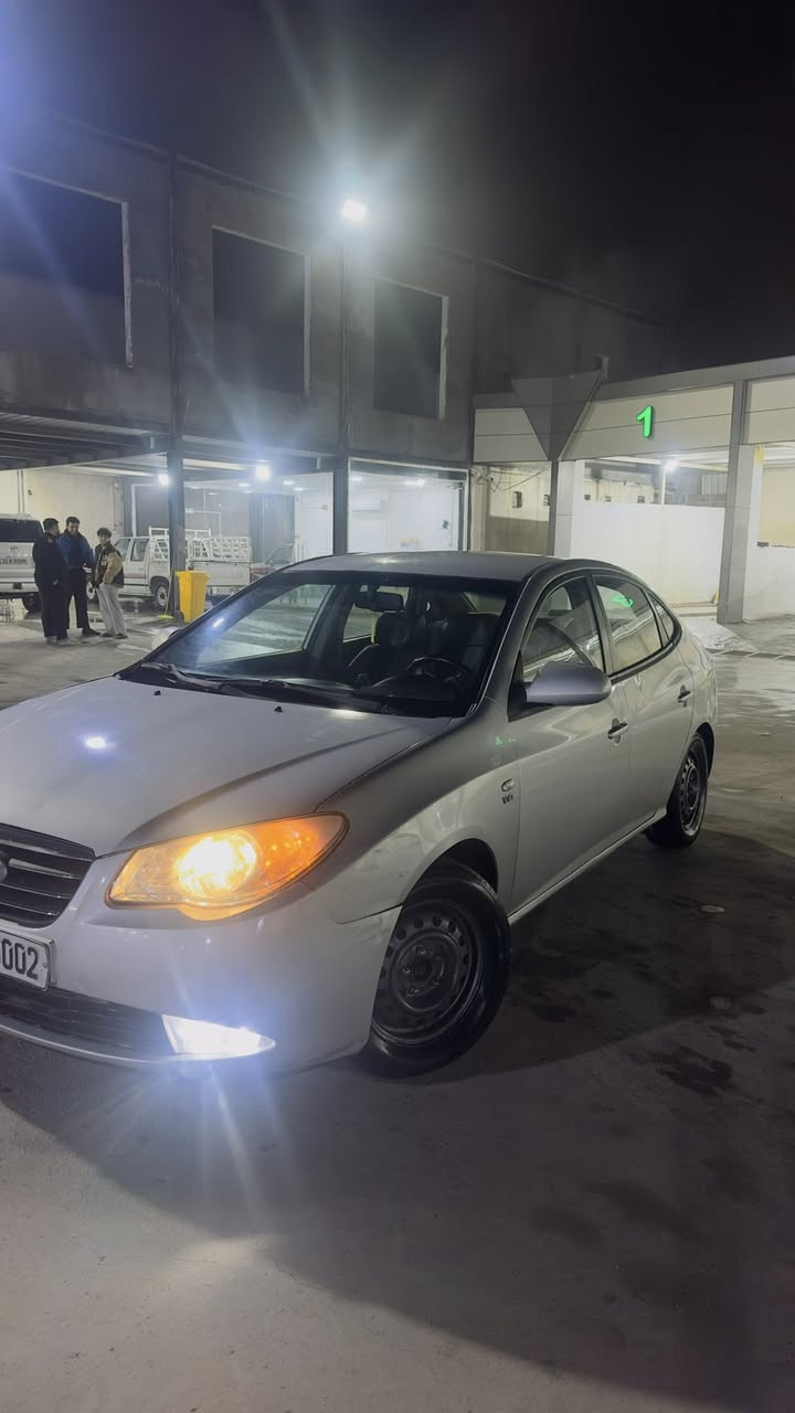 سلام عليكم الانتره 2010 دخول جديد سياره كاترون كير مكينه جدد حداديه منتهيا  تخم تاير ويلكب جدد اي نقص ما بيها تبريد  ثلج ❄️ مكينه 1600 انسه صرف لف راسك ونام سياره تخبل ربع ما ذب عليها زيرو لبيع او الامراوس سعر 40  وبيها مجال مكانه بصره رقم لهاتف***********
