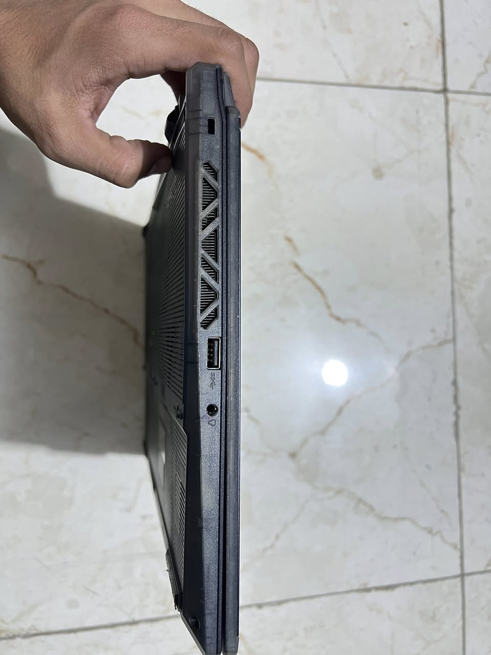 MSI CYBORG 15 A12VF
لابتوب مخصص للالعاب والشغل الثكيل كتصاميم 3D وغيره 
المواصفات :
.
.
intel Core i7 12650H (10 cores)
24gb ddr5 4800mhz
RTX 4060 (Laptop GPU) 8gb
144hz 1920x1080 ips non-glare
1TB SSD (7350MB/s read 6000MB/s write) 
WiFi 6 
With 1 Thunderbolt port
2 USB 3.2
. 
.
.
الحاسبة مرتبة وقوية مع كامل ملحقاتها والشاحنة الاصلية والكارتونة الاصلية وتستحمل جميع الالعاب وبرامج التصميم 
.
السعر 1,500.000 وبيها مجال 
للاستفسار /عقيل ***********
متواجد واتس ايضاً
