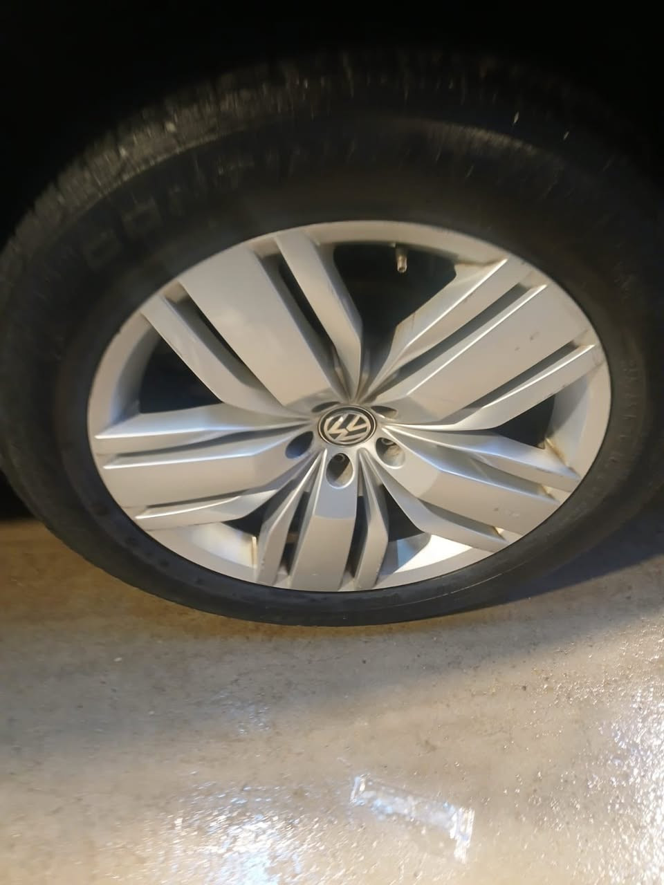 اطلس ٢٠١٩ 
فول مواصفات وارد امريكي 
مواصفاتها معروفة 
الصور توضح 
١٣٣ الف كيلو 
السعر ٢٥٠ وبيها مجال بسيط 
***********
