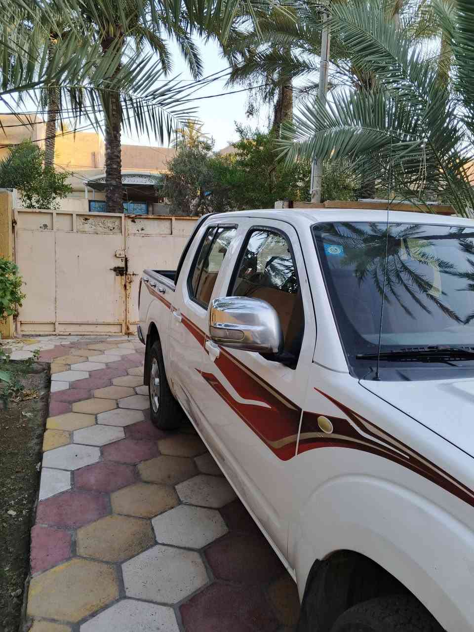 للبيع نيفارا موديل 2009 رقم بغداد كير محرك اكسل مكفولات السعر 100 وبيه مجال مكانه بغداد للاستفسار ***********

