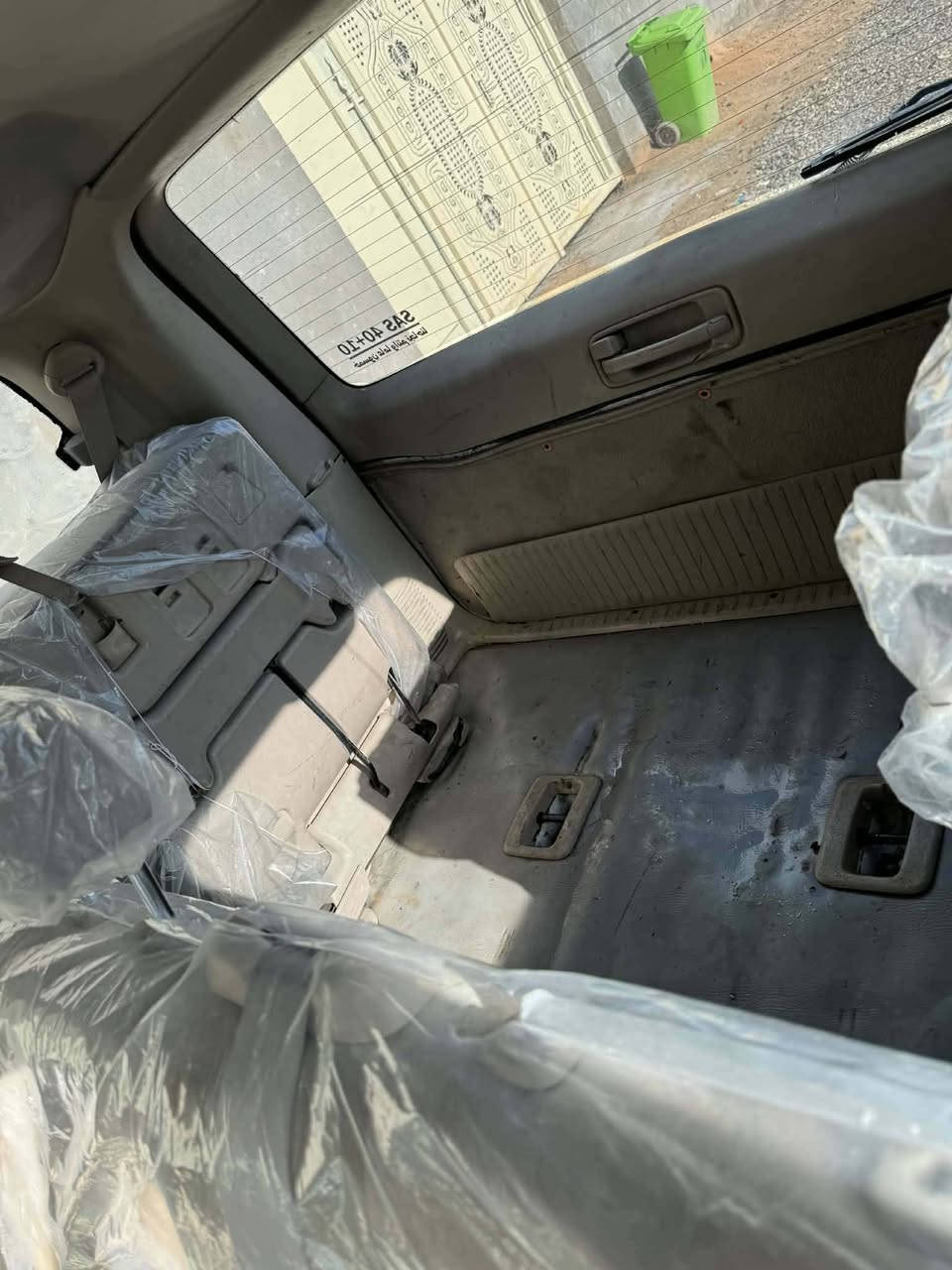 السلام عليكم
لاند كروز موديل 2007 GXR ليمتد فول مواصفات 
 مكينة 4500 6 سلندر محرك عدل
 
فور ويل4x4 
3 قطع تبريد و ثلاجه 
شاشة و كامرة خلفية 
سلايد 
حساسات امامية و خلفية بلادي 
كشنات مخمل

 تايرات جدد برجستون ياباني أصلي اسبير
حادثها باب فقط وشيويه من الهلال صبغ حزام جمالية 
السياره رقم انكليزي  باسمي و تحويل فقط
السياره كلشي شغال بيها 
صدر خلفي جديد و امامي جديد 
 دسكات تخم جديد امامي و خلفي 
 منضومة لايت  أصلي عالي ناصي 
مازدات جدد شركة ديبو
السعر147مع مجال رقم الهاتف ***********مكاني بغداد
