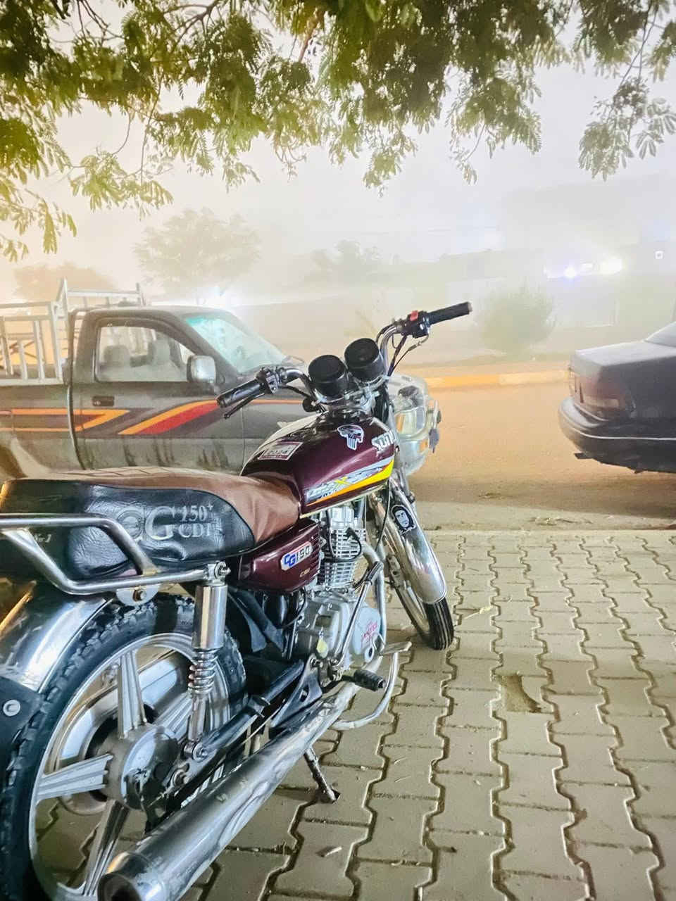 ‏السلام عليكم موطور جني للبيع ‏السعر 300 موديل ‏20 خمسه كير محرك 200 ما طور أم عمار جديد نظيف وكل شي شغال نكرا سلف*********** عنواني بيجي
