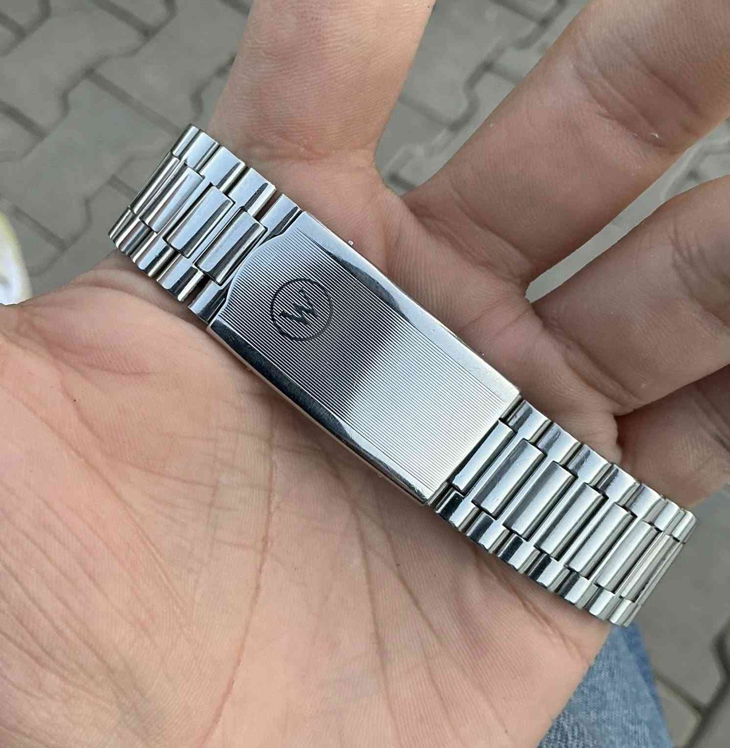 السلام عليكم ساعة وستن سويسري اصلي 
انتاج قديم 
نظافة فوق الممتازة
تاريخ شهر ويوم
مكينة 17 حجر
سير معلم وستن
175 الف


**إذا كنت صاحب هذا الإعلان وتريد حذفه لأي سبب، رجاءا أرسل رسالة إلى الدعم الفني**