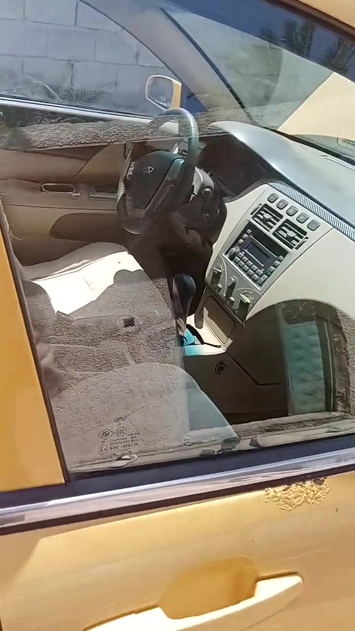 شيري ام فايف موديل11 سياره يرادله تلحيضات بصيطه وترتيب مكينه وكير كامري 1800 كهربائية شغاله ما عليه غرامات ولا الف هيئه مامسجله تحويل موجود  منضومه تبريد كله شغال بس دكمه مال فإن عاطله وتضغطها غاز وسعر مناسب ***********
