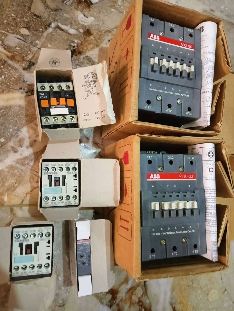 للبيع
كما بالصور 
كونتاكتور abb a95
كونتاكتور abb a110
2كونتاكتور سيمنز 
كونتاكتور ريلاى شنايدر 
تايمر abb
مطلوب 6000 نهائى


**إذا كنت صاحب هذا الإعلان وتريد حذفه لأي سبب، رجاءا أرسل رسالة إلى الدعم الفني**