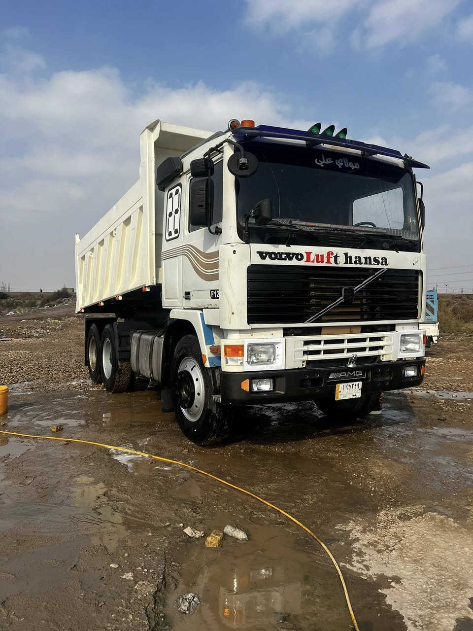 السلام عليكم فالفو اف ١٢ مكينه ٢٢ مجموعه النكي ٢١ كير ٣/٣ 
 السياره جاهزه للعمل تبريد كهربايات فول رقم واسط والتيرات ٢٤ صاج /***********
