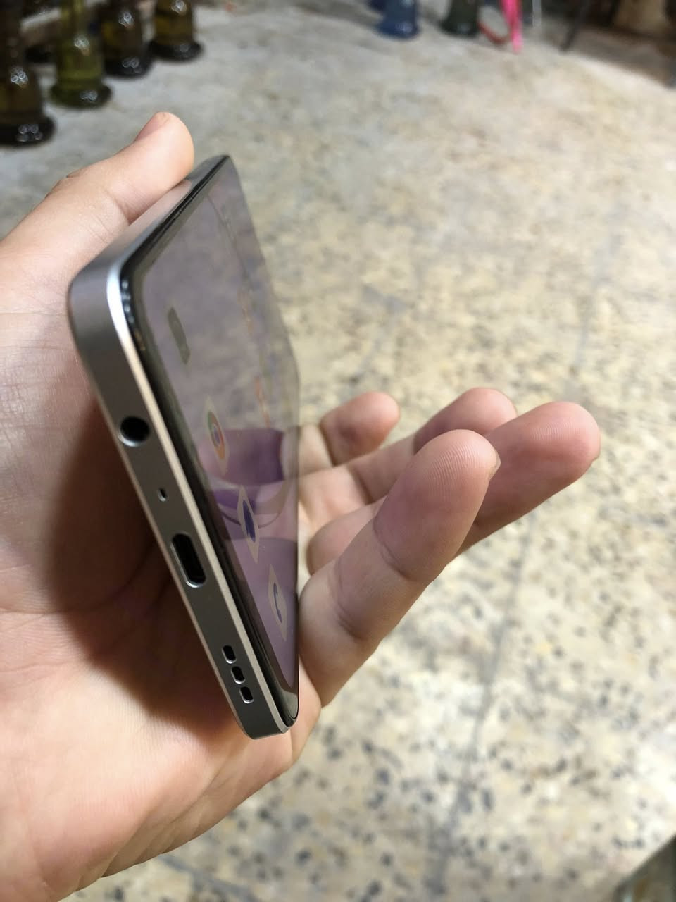 OPPOA40M
ذاكرة 256 
نضيف جدا مكفول 
سعر 125 مع مجال بسيط 
***********
