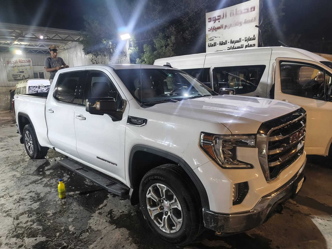 جمسي سيرا مديل ٢٢ بدون رقم فول ماعده الفتحه باب طويل بدي طويل حادثه جاملق الخلفي بي صبغ ***********
