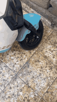 دراجه شحن بوليس دراجه نضيفه جدأ نقصه بس قاعده شعن زغير ب 5الف تبديله دراجه شحنه كلش قوي ويطول دراجه خدميه والله نزلته 1200ورايده 650وبيه مجال تواصل وتساب ***********
