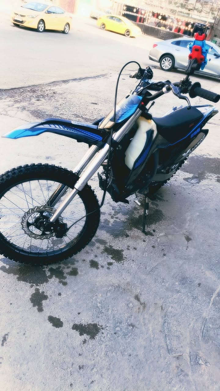 قفاز xmotos جديده للبيع مكاني بغداد الجديده صار يومين نزلتها بس ضروف تعبانه دراجه خير من الله رقمي ***********
