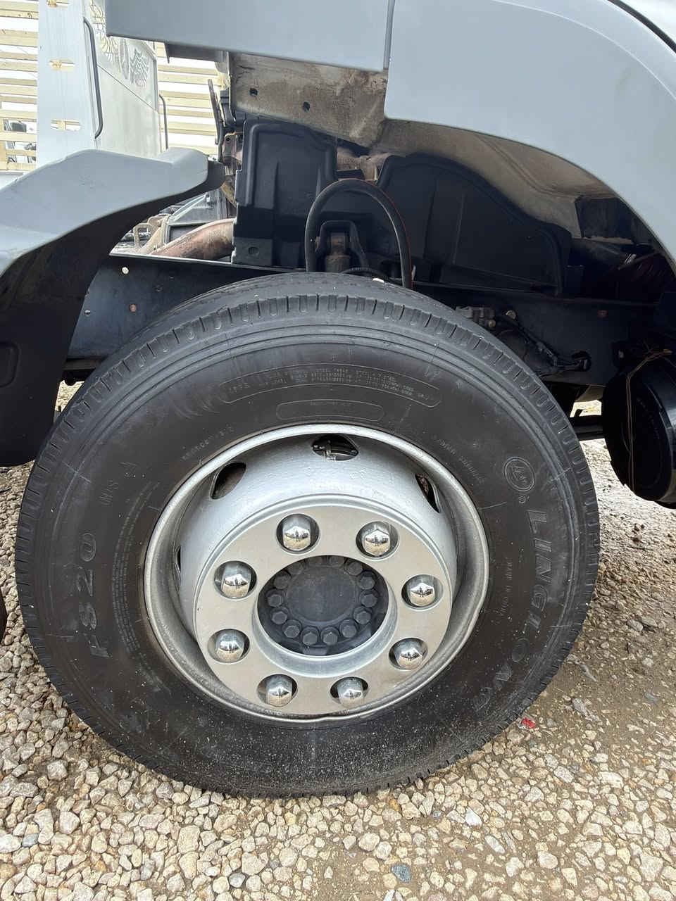 اتيكو موديل 2006 فول موصفات 
تحديد سرعه
هاف
تبريد بلادي
كفل اكسل 
خلفي جوبلس - امامي ورك
صوبه
حجم 1323
محرك 6 سلندر
طول 5 وربع
مسجل تنكر
العنوان السليمانيه
***********
