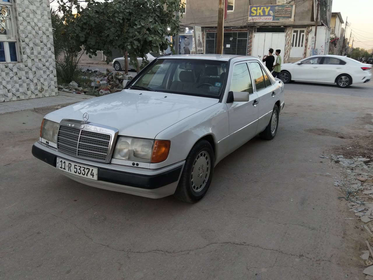 السلام عليكم دب موديل 1989 بلادية كير ومحرك 300 قبل شهر شادهن حاوية تبريد على السويج سيارة جاهزة من فضل الله بسمي رقم بغداد انكليزي البيع شرط المداور السعر 70 بيها مجال قليل جداً للشراي اتصال فقط *********** اعتذر عن الرد بالتعليقات واتساب موجود اتصل وادلل
