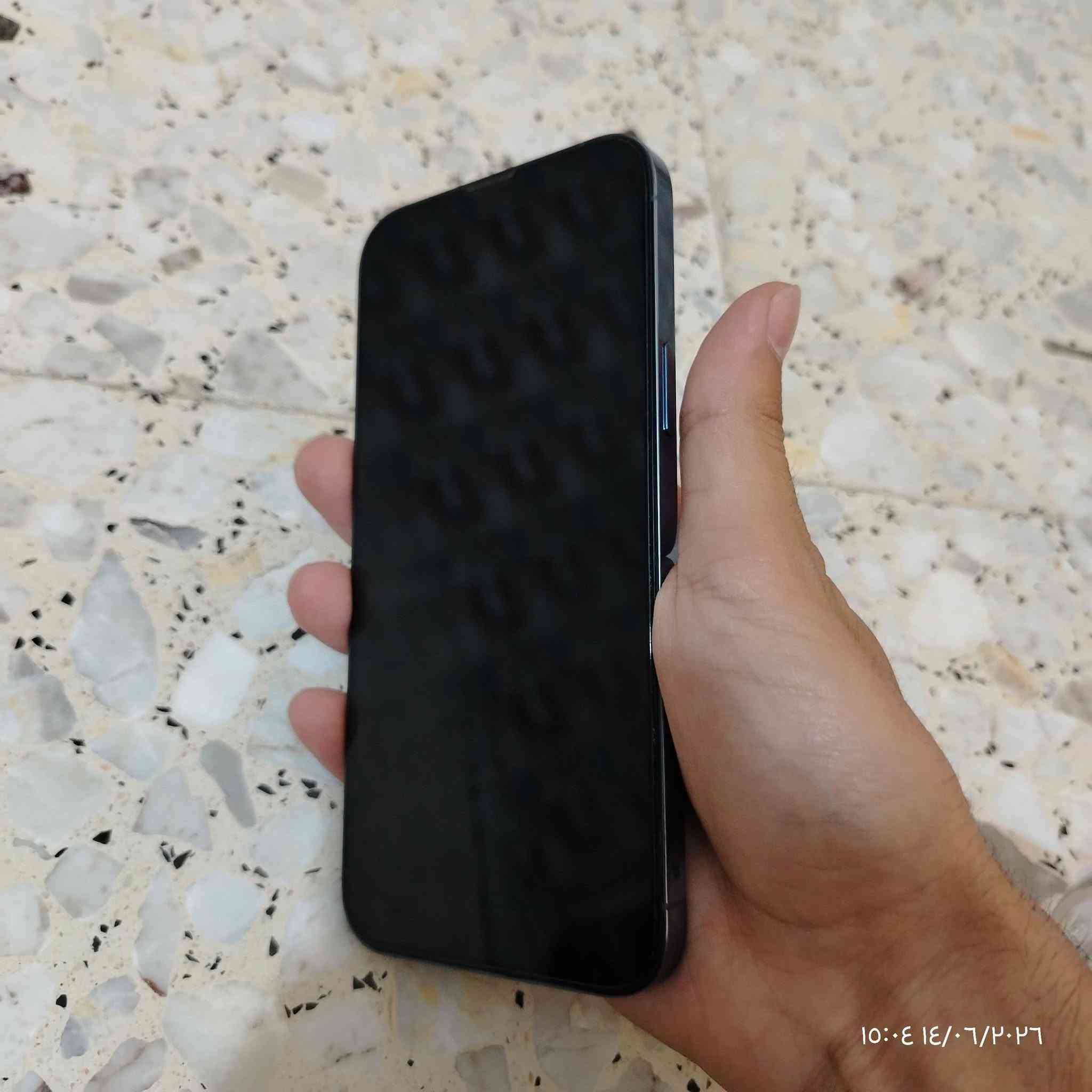سلام عليكم ايفون 13برو ماكس جهاز نضيف جدا جهاز مستعمل شي قليل كلش جهاز شرق اوسط دبل سمكارت  جهاز ما مفتوح نهائيا جهاز مكفول من كلشي العنوان بغداد العبيدي السعر 775 بيه مجال قليل ***********.
