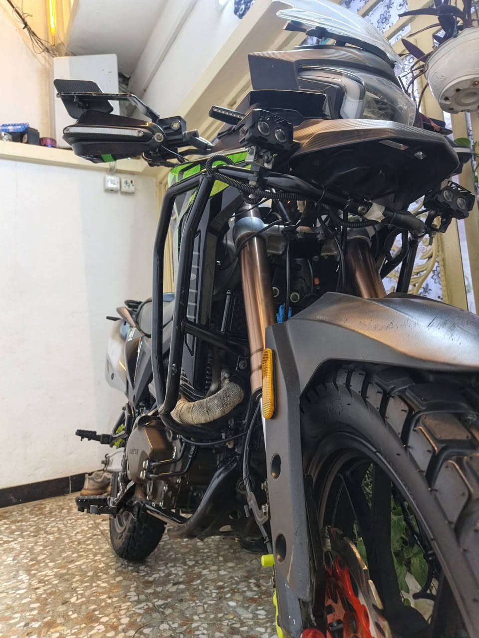 للبيع كفاله عامه  
مديل ٢٠٢٥
تخم تاير چوبلس جديد 
دسكات جدد فلنجات جدد شغل فول 
كشافات ضبابي 2 عدسات
لايتات 3 عدسات اصلي وكاله سيزر  
مري رياضي كاربون 
تغليف عازل حراري للصالنصه 
وين ما تريد تفحص افحص 
شرط تحويل 
سعر ٣٢٠٠  بيها مجال قليل 
***********
