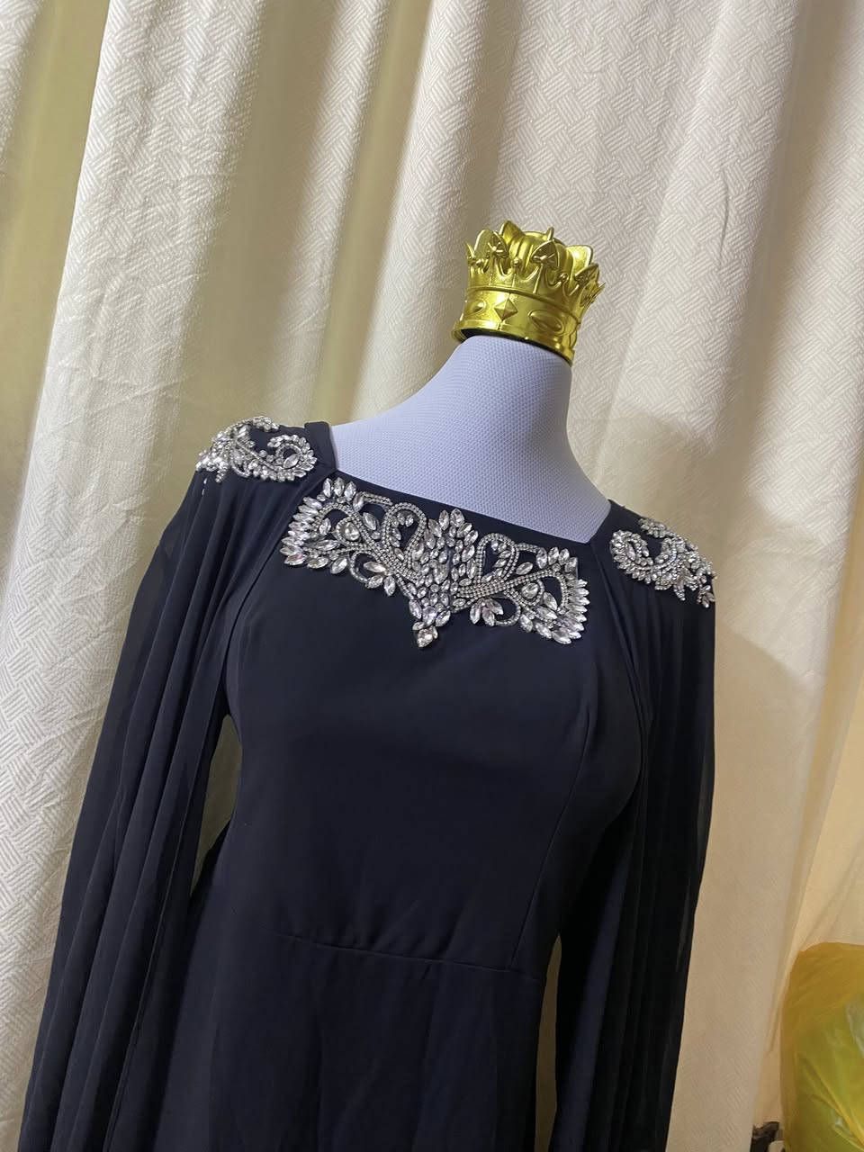 فساتين جدد غير مستخدم
اثنيهن ب85 قفل 
فقط توصيل


**إذا كنت صاحب هذا الإعلان وتريد حذفه لأي سبب، رجاءا أرسل رسالة إلى الدعم الفني**