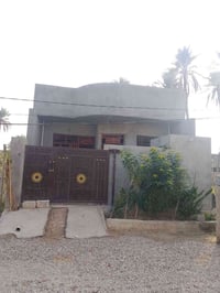 بيت للبيع مساحه 200 متر قرب شارع المركز 07766123353