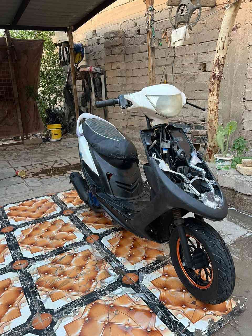 عدله للبيع
دراجه ناعمه ونكره سلف
ويل رياظي دبل رياظي كزوز رياظي شيال ومروحه وسلف وقطره رياظي
سعر 300 وبيها مجال ***********
ناحية المنار (الحّمار)
