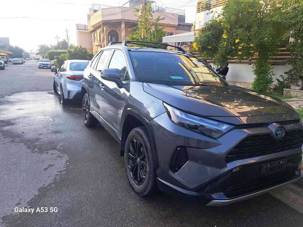 السلام عليكم 
للبيع 
rav4 se Hybrid 2024
ماشية ٣٣ الف ميل
السعر ٢٢٥٠٠ وبيها مجال 
المكان العامرية 
الحادث موضح في الصور 
للاستفسار ***********
