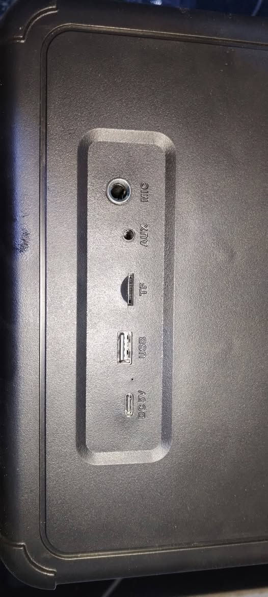 مضخم صوت mp3 مع اثنين مايكات بلوتوث يشتغل شحن تايب سي وكهرباء صوت نقي مع انارة تكدر تتحكم بيها ويشغل راديو وبلوتوث ورام وفلاش السعر 30 الف


**إذا كنت صاحب هذا الإعلان وتريد حذفه لأي سبب، رجاءا أرسل رسالة إلى الدعم الفني**