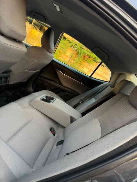 تويوتا كامري (هايبرد)
موديل 2025
الفئة LE
ماشية 2000 ميل
اللون الخارجي أسمنتي
رقم بغداد 
نص فول السيارة 
الحادث سطحي بسيط
جاملغ خلفي + ربع باب خلفي 
(نفس الجهة) باقي السيارة سليمه
العنوان : بغداد 
للأستفسار : ***********
