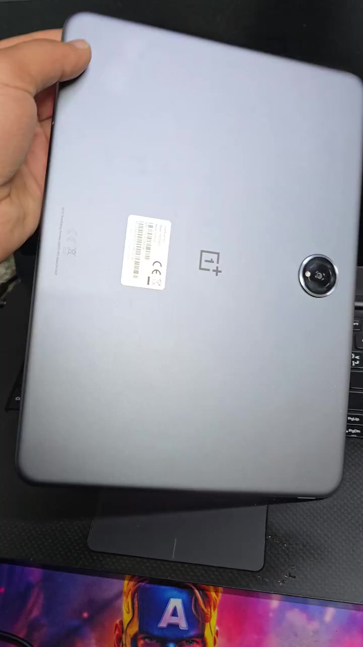 السلام عليكم مراوس ويه تابلت ريد ماجيك
One Plus Pad2 

المعالج: Snapdragon 8 Gen 3 (بمعمارية 4 نانومتر).

الشاشة: 12.1 بوصة، LCD، دقة 3000 × 2120 بكسل، تردد 144Hz، أبعاد 7:5.

البطارية: 9510 مللي أمبير، تدعم الشحن السريع بقوة 80 واط.

الصوت: 6 سماعات ستيريو.

جودة التصنيع: هيكل من الألومنيوم، الوزن 584 جرام.


**إذا كنت صاحب هذا الإعلان وتريد حذفه لأي سبب، رجاءا أرسل رسالة إلى الدعم الفني**