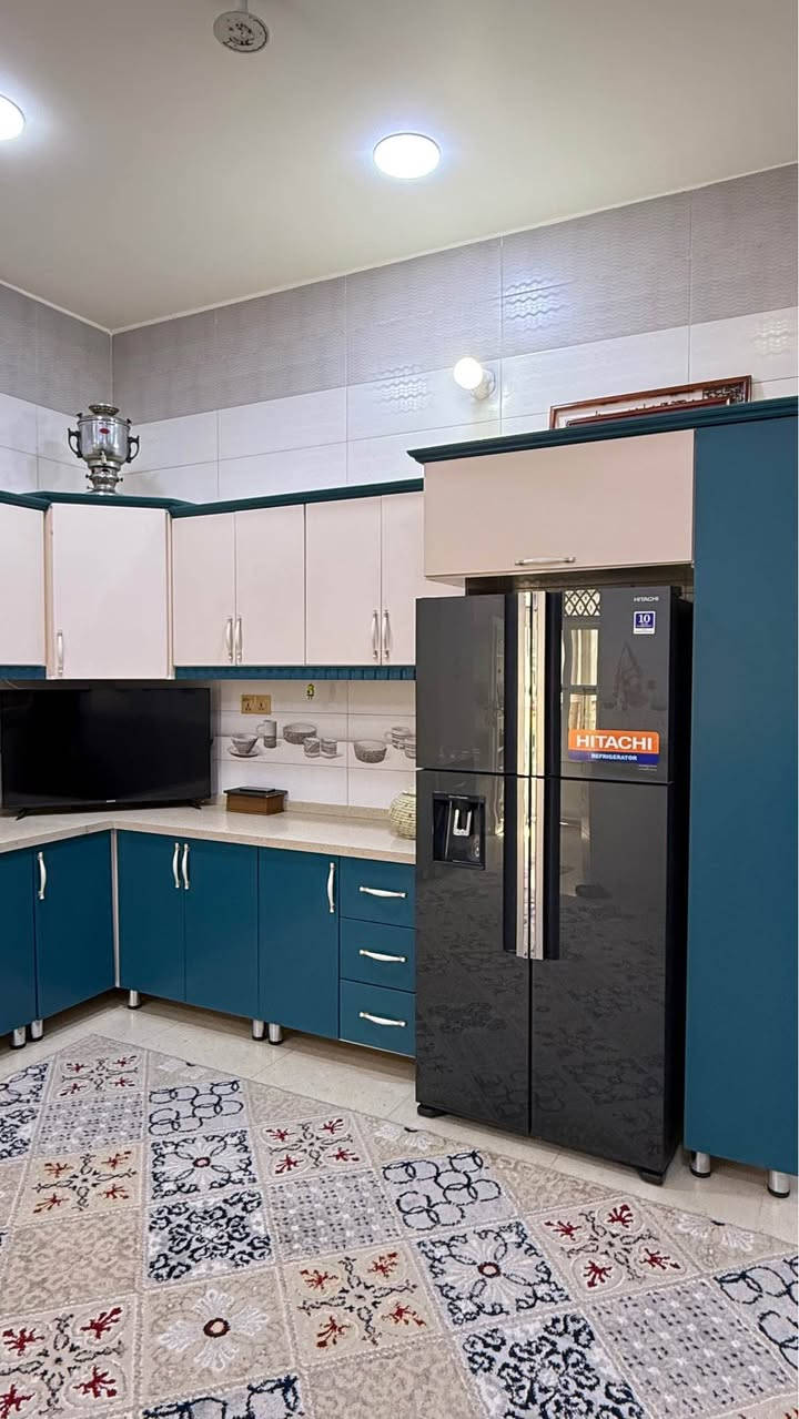 للبيع كاونتر HDF والمحتويات واضحة كما مبين في الصور مع قاعدة مرمر اصلي درجة اولى الكاونتر نظيف ومابي اي اشكال *********** دهل اوران, واسط
