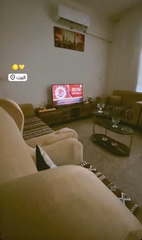 تخم عشرة مقاعد نظيف مابي اي خلل  ب300الف وبي مجال بسيط ويا غراضه الكوش...