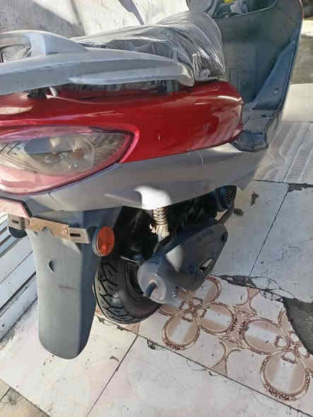 السلام عليكم دراجه سايم ابو عيون للبيع كله شغال صلف هندر كهربائيات كله شغال مكينه فول نعومه مابيهه اي نقص دراجه حيل نضيفه بدووون اوررراااق 
السعر. 600 او بي مجال للشراي 
العنوان داخل الرمادي. 
رقم الهاتف. ***********
