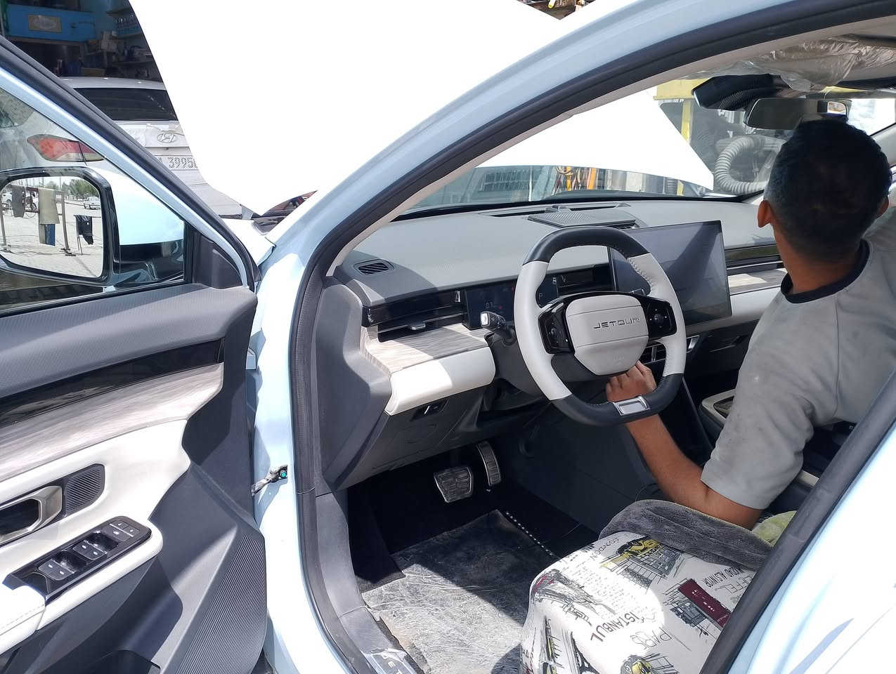 جيتور 23 مكفولة ماشية 28 ألف السعر 175 مع المجال***********
