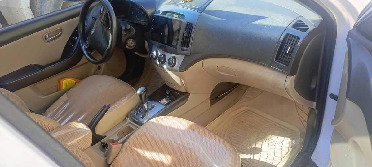 السلام عليكم النترا المقدس 2011 فول فتحه دكشن عالي جاهزه تدفئة تبريد كير مكينه رقم بصرة بسمي ١١٠ وبيها مجال مكان ناصرية مركز ***********
