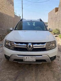 سياره رينو داستر  موديل2018.   السياره ابأسم جيراني بيها تخم تاير تبري...