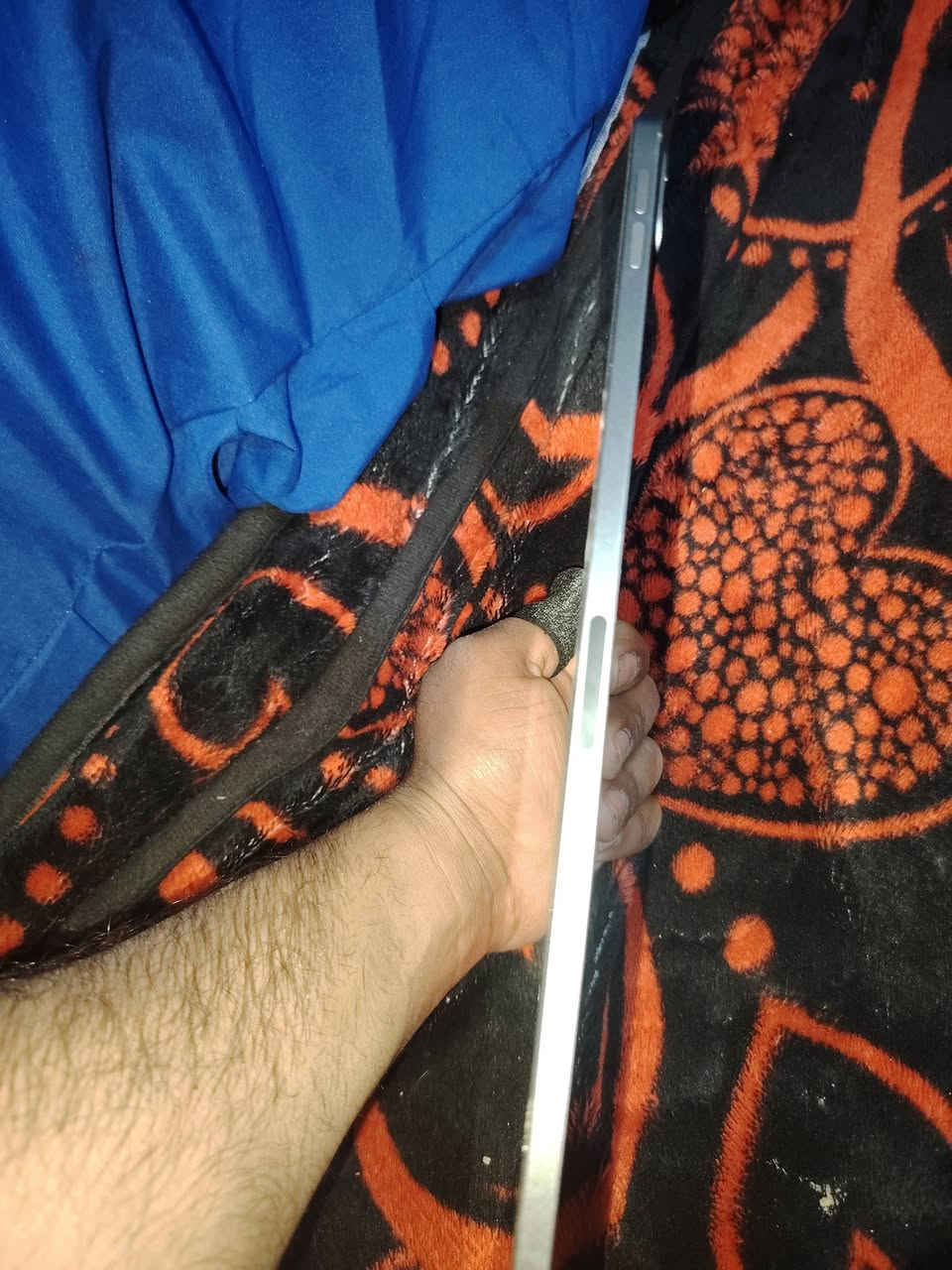 سلام عليكم شباب عندي ايباد للبيع ١١ ام 1/ ملحقاته كامله كارتونه شحاحنه مالته الاصليه والحسين ايباد كلش نضيف بس بيه فطر / كلش بصيط/ وماماثر ابدن تجي وتروح تفحص وين مايعجبك / مكاني بلناصريه / ماعندي توصيل / الذاكره ١٢٨ /  البطاريه ماعرف شكد بس الشحن خير من الله مستعمل بس دراسه / السعر ٥٢٥/وبيه مجال كلش بصيط


**إذا كنت صاحب هذا الإعلان وتريد حذفه لأي سبب، رجاءا أرسل رسالة إلى الدعم الفني**