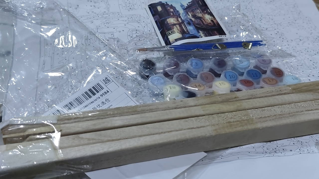 اصنع لوحتك الفنية الخاصة بكل سهولة 
🎨✨"الرسم بالأرقام"
هل تبحث عن طريقة للتخلص من ضغوط العمل والاستمتاع بوقت هادئ؟ 
✅ لا تحتاج لخبرة سابقة: الأرقام على اللوحة ترشدك لاختيار اللون الصحيح.
✅ مجموعة كاملة: (لوحة كانفاس مرقمة، ألوان أكريليك زاهية، فرش احترافية، وإطار خشبي DIY) سهل التركيب
✅ ديكور راقٍ: بعد الانتهاء، ستحصل على لوحة فنية بقياس 40 \times 50 سم جاهزة لتزيين حائط منزلك.
ابدأ إبداعك اليوم، أو قدمها كهدية مميزة لمن تحب! 🎁
يتوفر قطعتين بأيطار خشبي و3 قطع بدون ايطار 
السعر للقطعه الواحدة ب 10 ألاف القطعتين ب 15 الف 
ملاحظة اللوحات اشكال متعددة 
يتوفر توصيل 
#رسم_بالأرقام #لوحات_فنية #رسم_أكريليك #فنانين_العرب #تعلم_الرسم #لوحة_كانفاس #رسم_بالارقام #إبداع #هوايات_فنية #فن_تشكيلي
#ديكور_منزلي #لوحات_جدارية #تزيين_منزلك #ديكور_مودرن #لمسات_فنية #تصميم_داخلي #تحف #هدية_مميزة #هدايا_فنية
#راحة_نفسية #وقت_الاسترخاء #تفريغ_طاقة #هواية_جديدة #تلوين_للكبار #رسم_تلوين #تخفيف_التوتر


**إذا كنت صاحب هذا الإعلان وتريد حذفه لأي سبب، رجاءا أرسل رسالة إلى الدعم الفني**