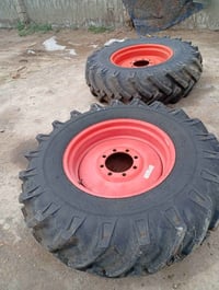 تايرات حاصوده 30البيع انتصال على رقم 07800260565