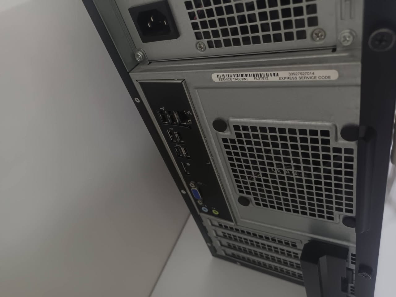 كيس سستم كلش نضيف كامل ملحقاته ب75 
يوجد توصيل 
I3 الجيل الرابع 
RAM كيكا 8 ddr3
Hhd 500
كرت شاشه داخلي 2 كيكا


**إذا كنت صاحب هذا الإعلان وتريد حذفه لأي سبب، رجاءا أرسل رسالة إلى الدعم الفني**