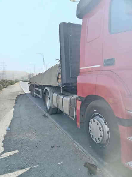 تريله أكسور للبيع كير عادي سنويه صاقطه بشهر ٨ سياره بسمي موديل٢٠٠٦ سياره مكفوله كير محرك اكسل *********** ]***********
